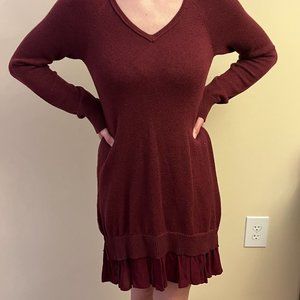 American Eagle Burgundy V-Neck Sweater Dress, with Ruffled Hem. Size SP